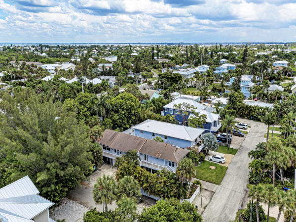 Three Bedroom Pool Duplex in Holmes Beach